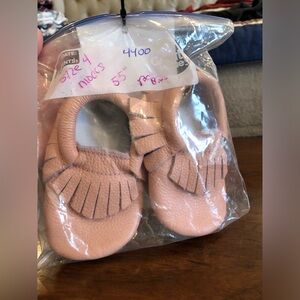 NEW LEATHER pink moccasins size 12-18 month